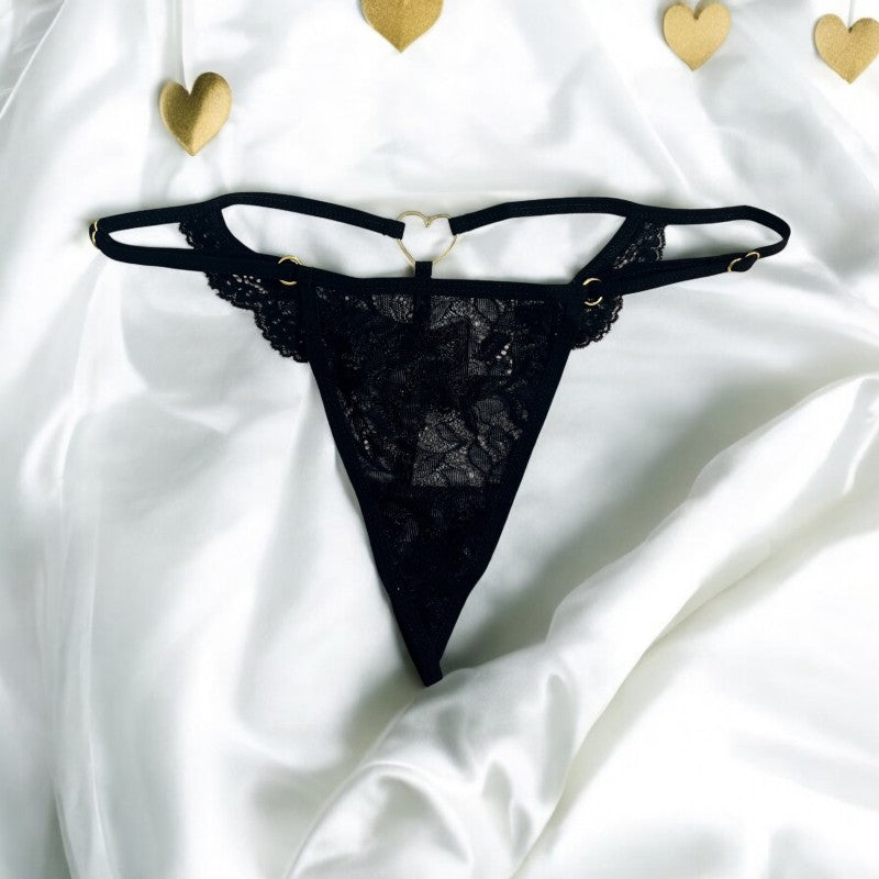 String Noir Dentelle avec Bijou Cœur Doré