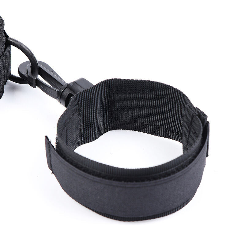 Collier en Nylon avec Retenues Poignets