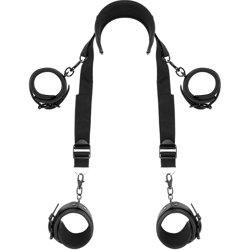 Position Maître avec Menottes Fetish Submissive